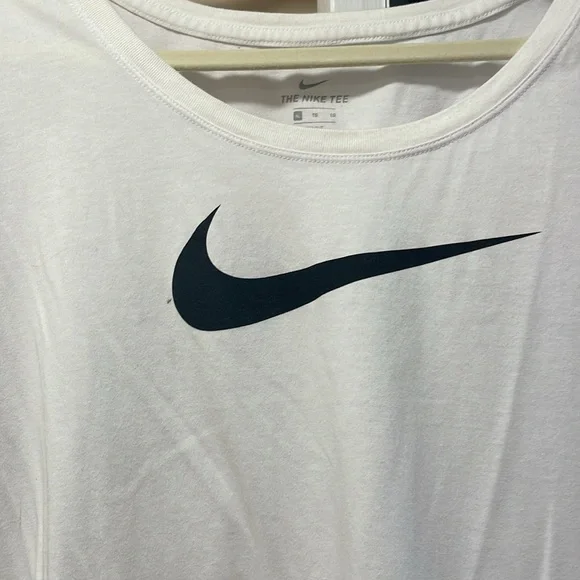 Nike-Disney- maurices 3 Pk Tee’s size XL crew-scoup-Vneck white & plum - Picture 6 of 11